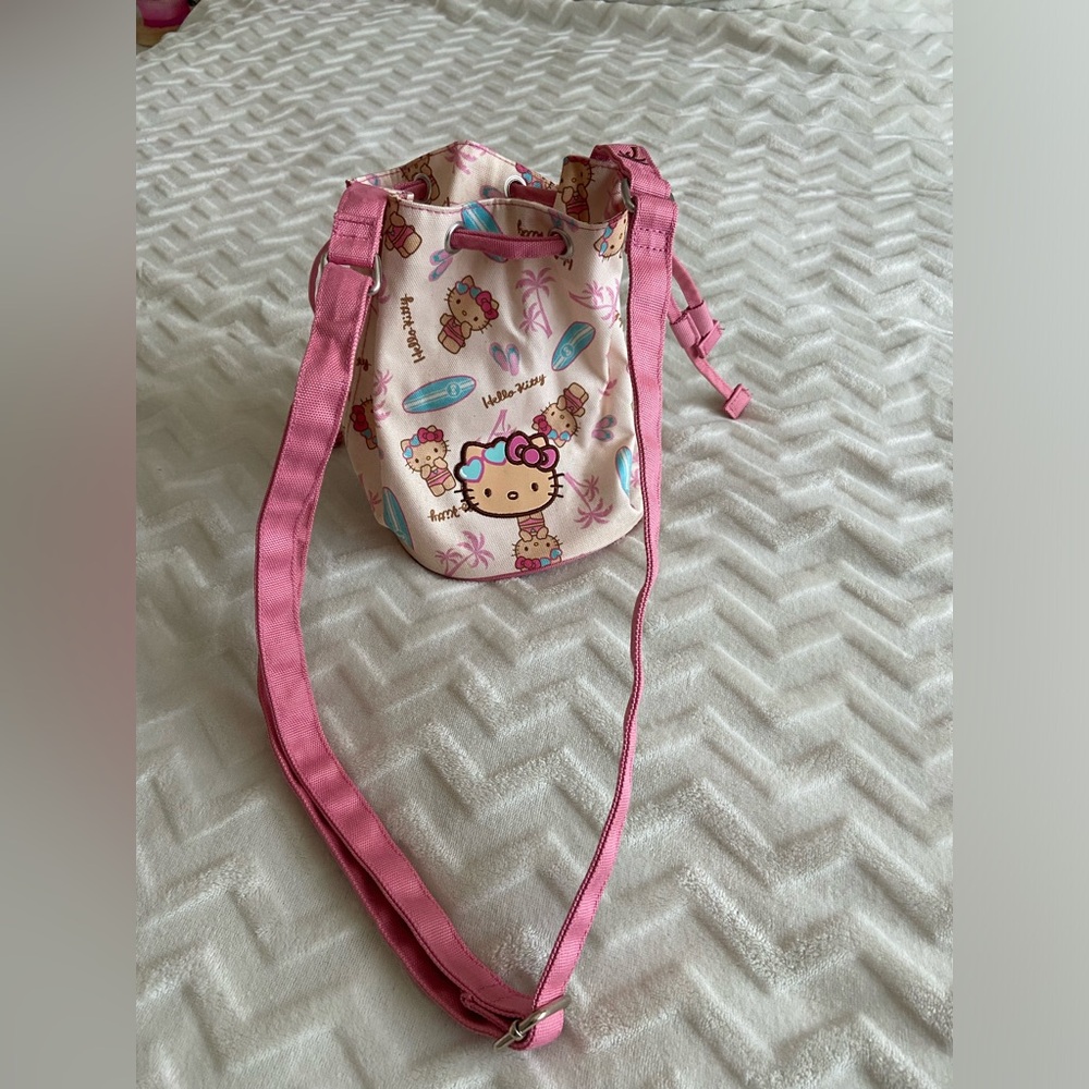 Hawaiin tan beach hello kitty tote
